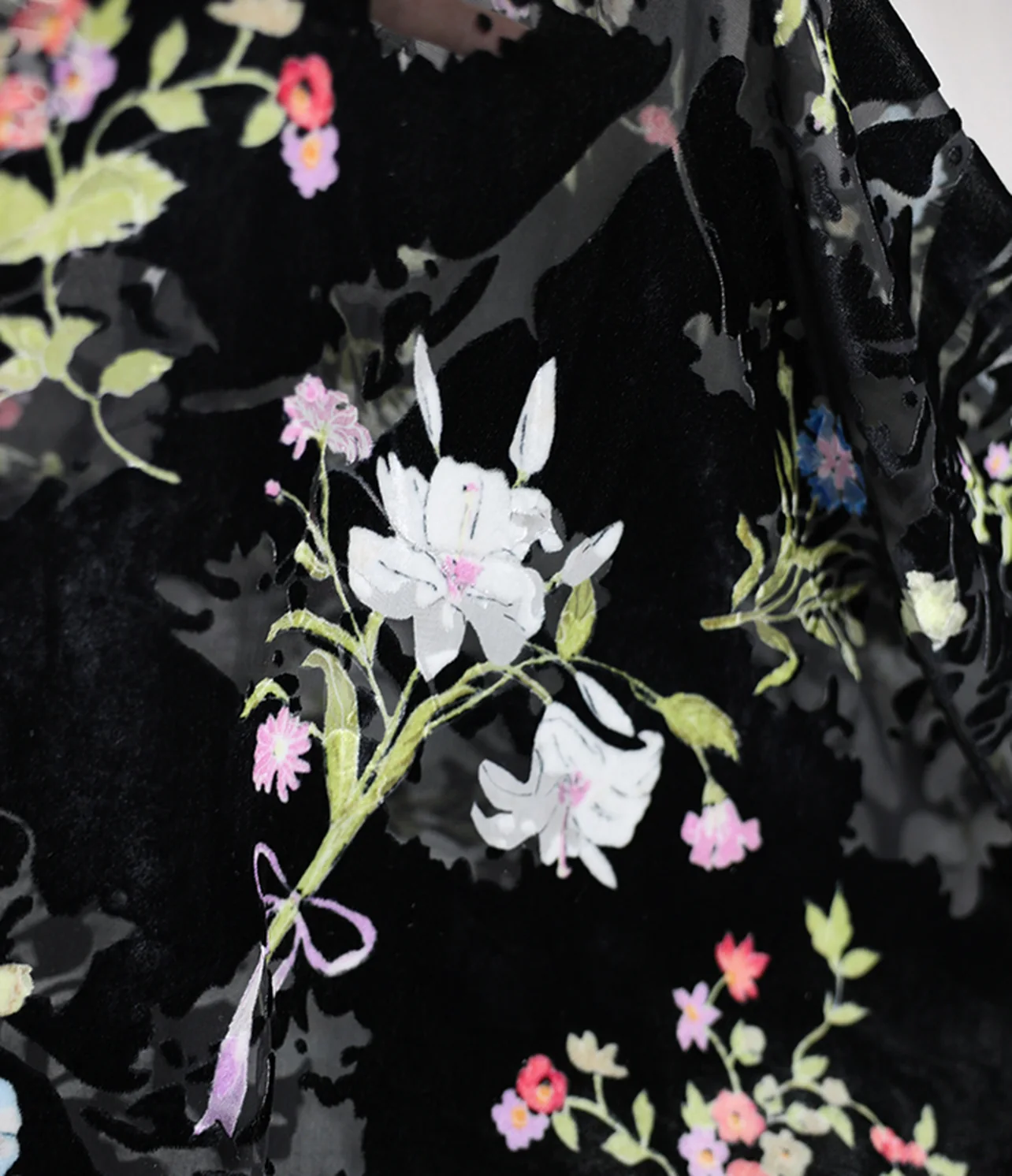 burnout velvet grey-white rose on black with gold outline
